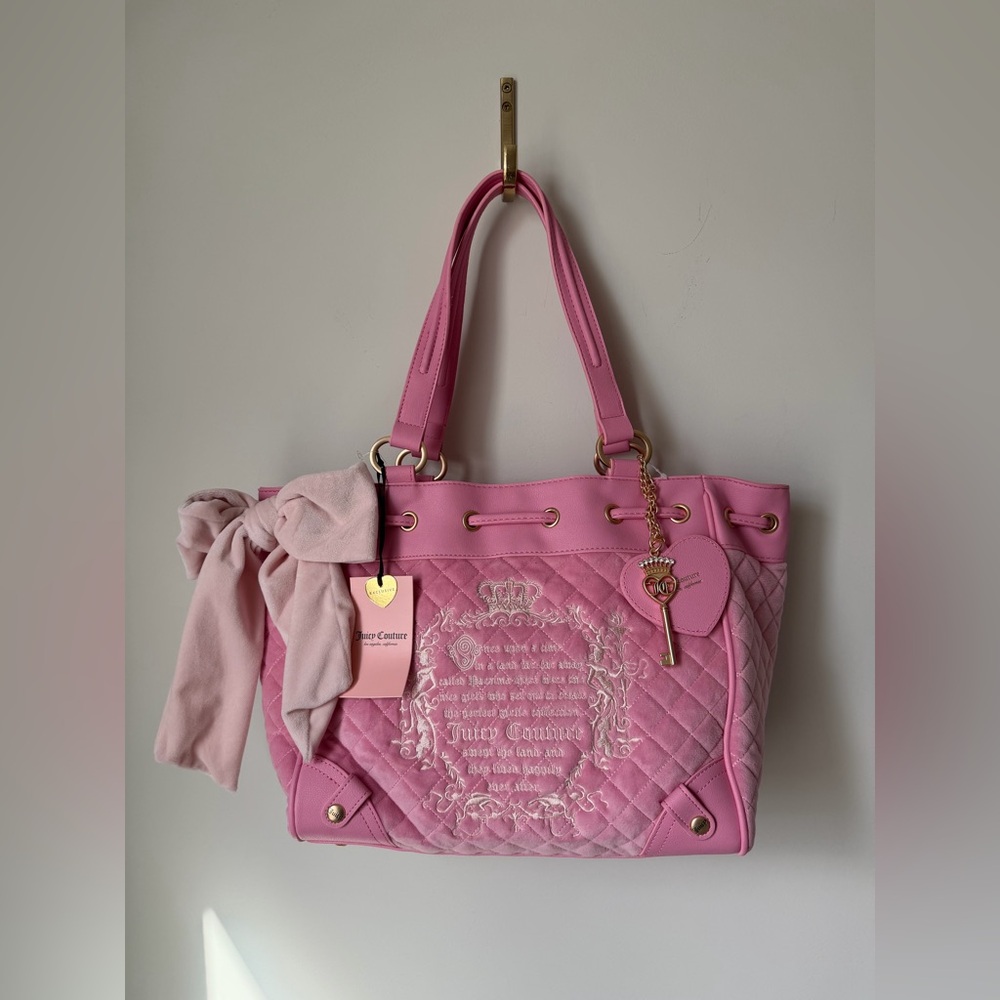 Viral Juicy Couture Pink juicy tale Quilted daydreamer Tote Bag